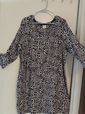 Soma, Black & White Leopard Print Women's Night Gown. Size XXL